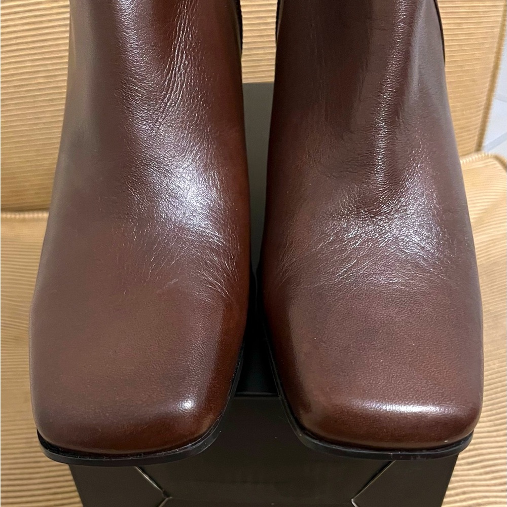 NWOT Bandolino Urbane Brown Leather Zip Ankle Bootie - Size 8.5 - Picture 4 of 13